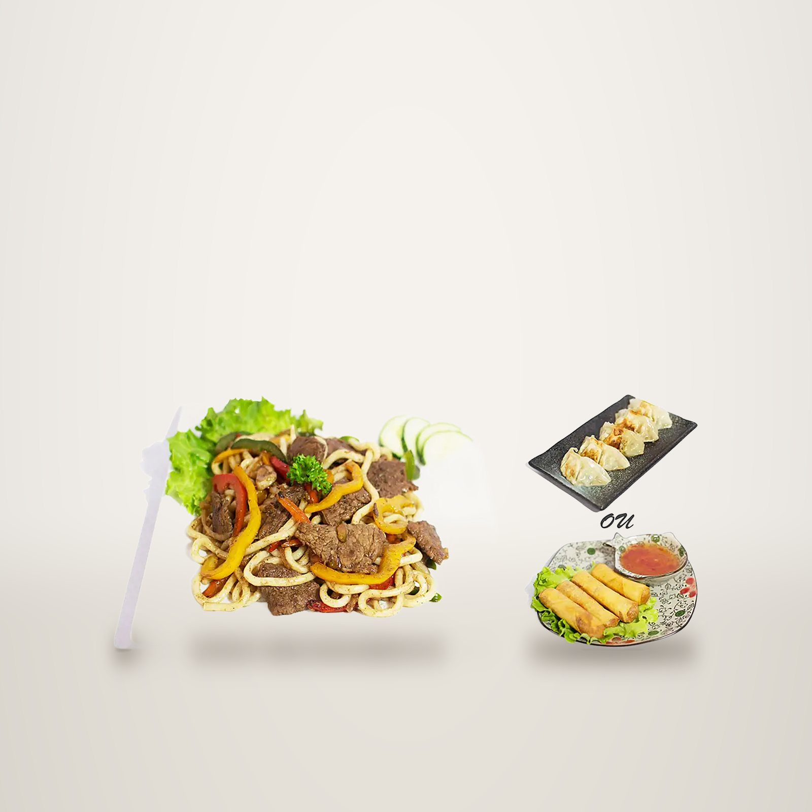 Assiette de nouilles udon sautées au bœuf et aux poivrons, accompagnée au choix de gyozas grillés ou de nems avec sauce.